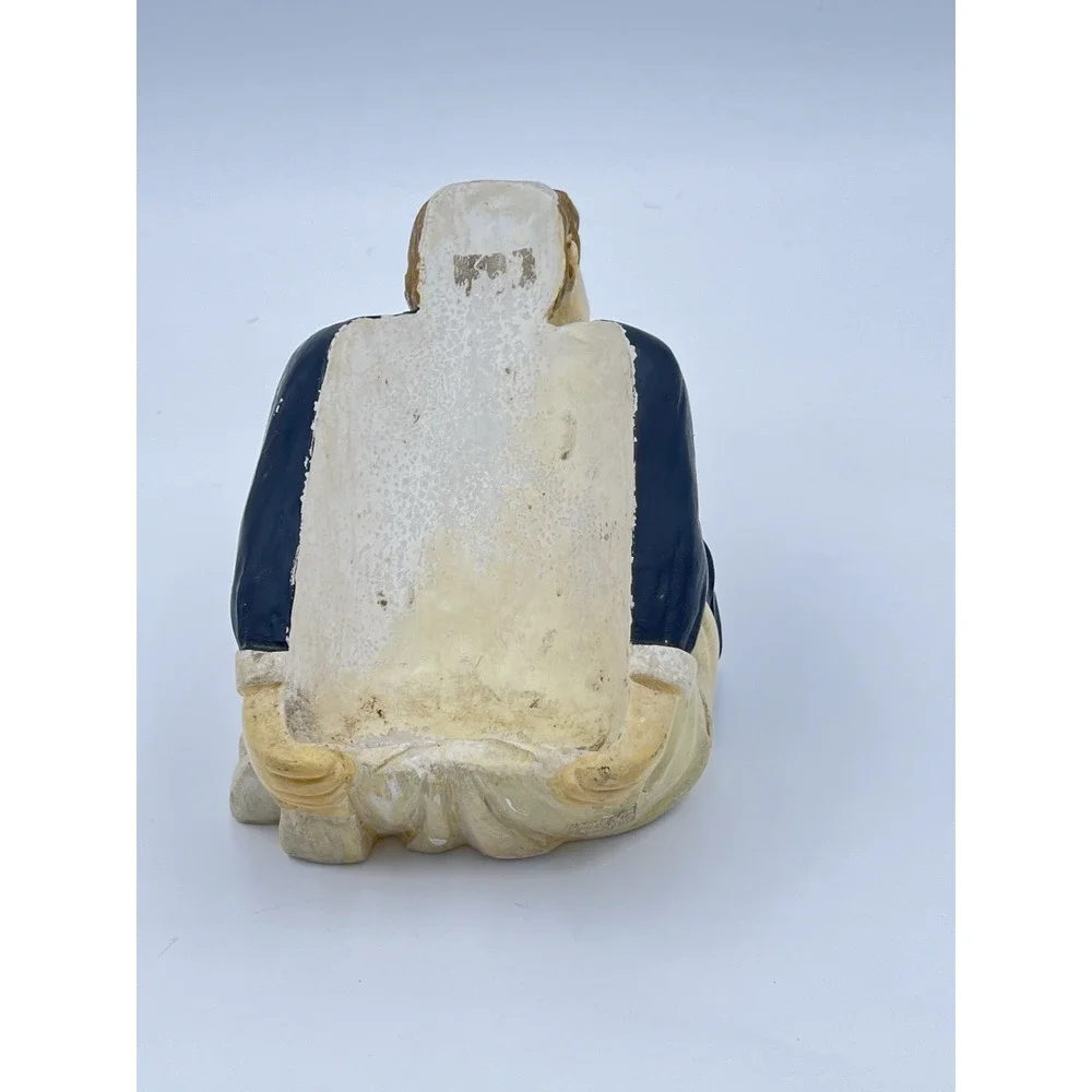 Home Collection Man Wine Bottle Holder Resin Decorative Bar Kitchen Display